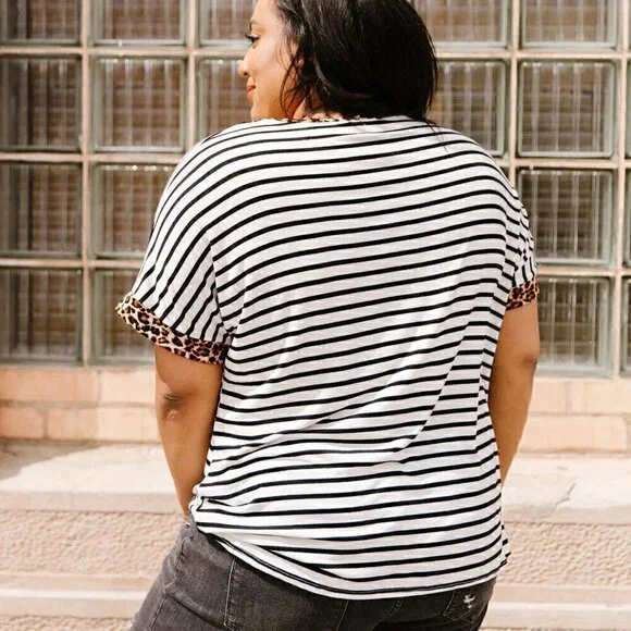 e. Luna - Animal Crossing Top - NWOT - Picture 2 of 2